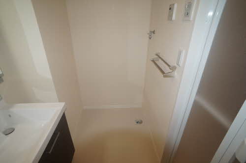 シャーメゾン日の出町 201号-4