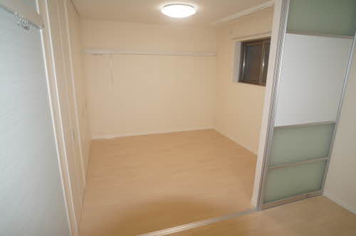 シャーメゾン日の出町 302号-3