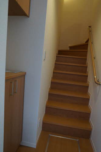 シャーメゾン国見２丁目 202号-2