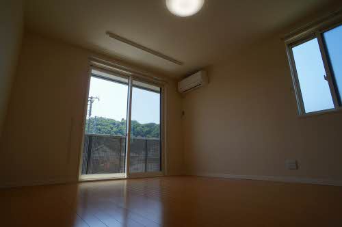 シャーメゾン天童 201号-2