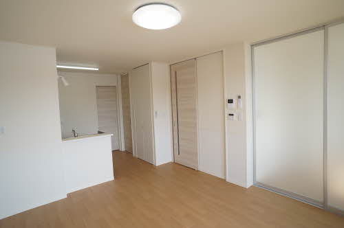 シャーメゾンアンビシャス 203号-3