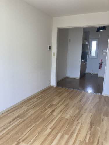 ロードハウス 201号-3