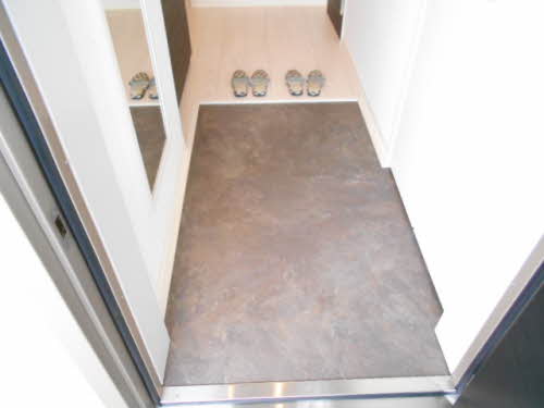 トゥーツリーズ城下町 202号-3