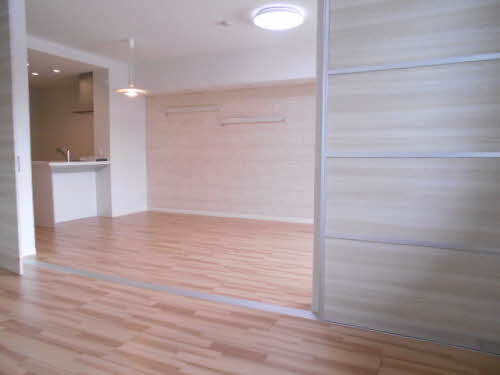 トゥーツリーズ城下町 203号-7