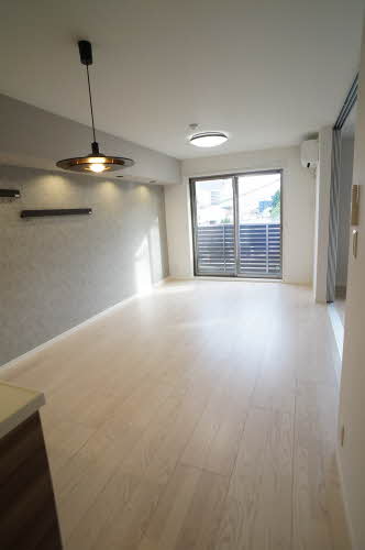 トゥーツリーズ城下町 303号-8