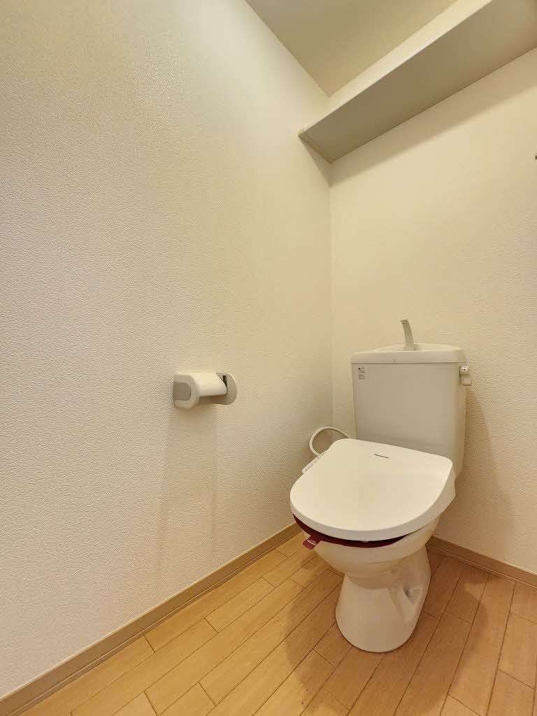 リィ・シイン 102号-8