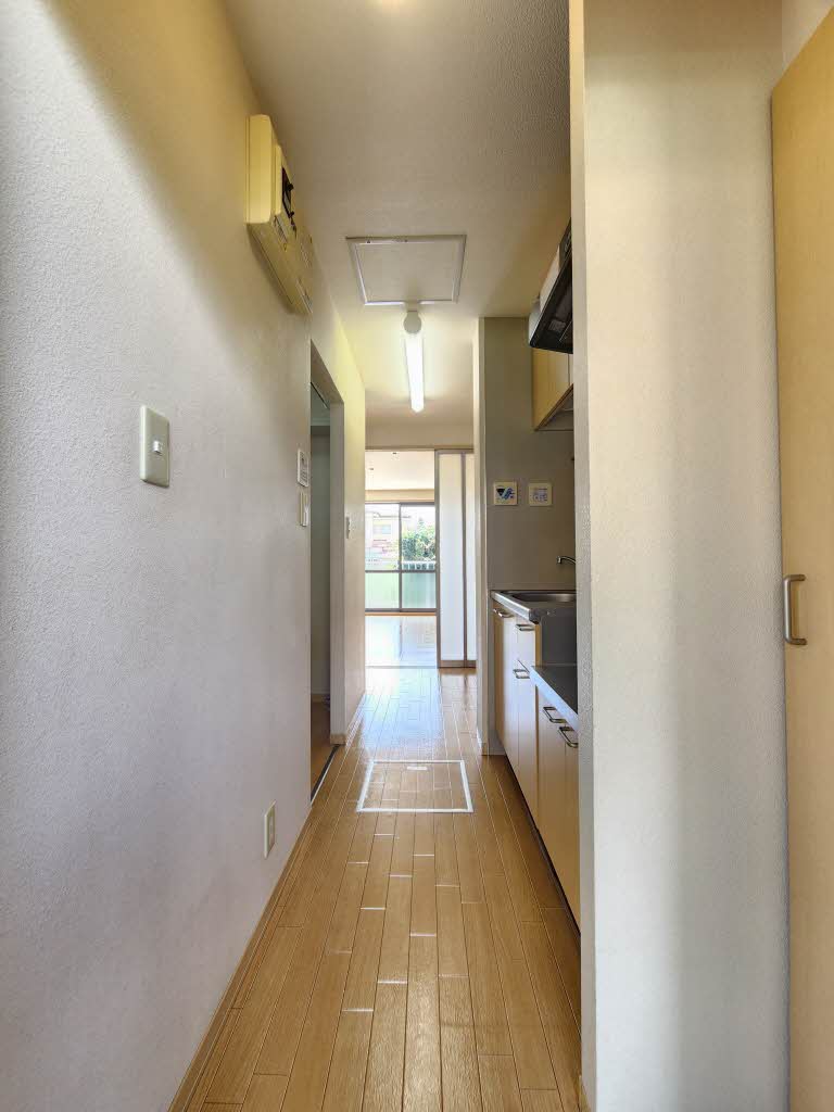 リィ・シイン 102号-11