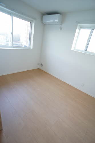 メゾン・プリムヴェール 301号-11