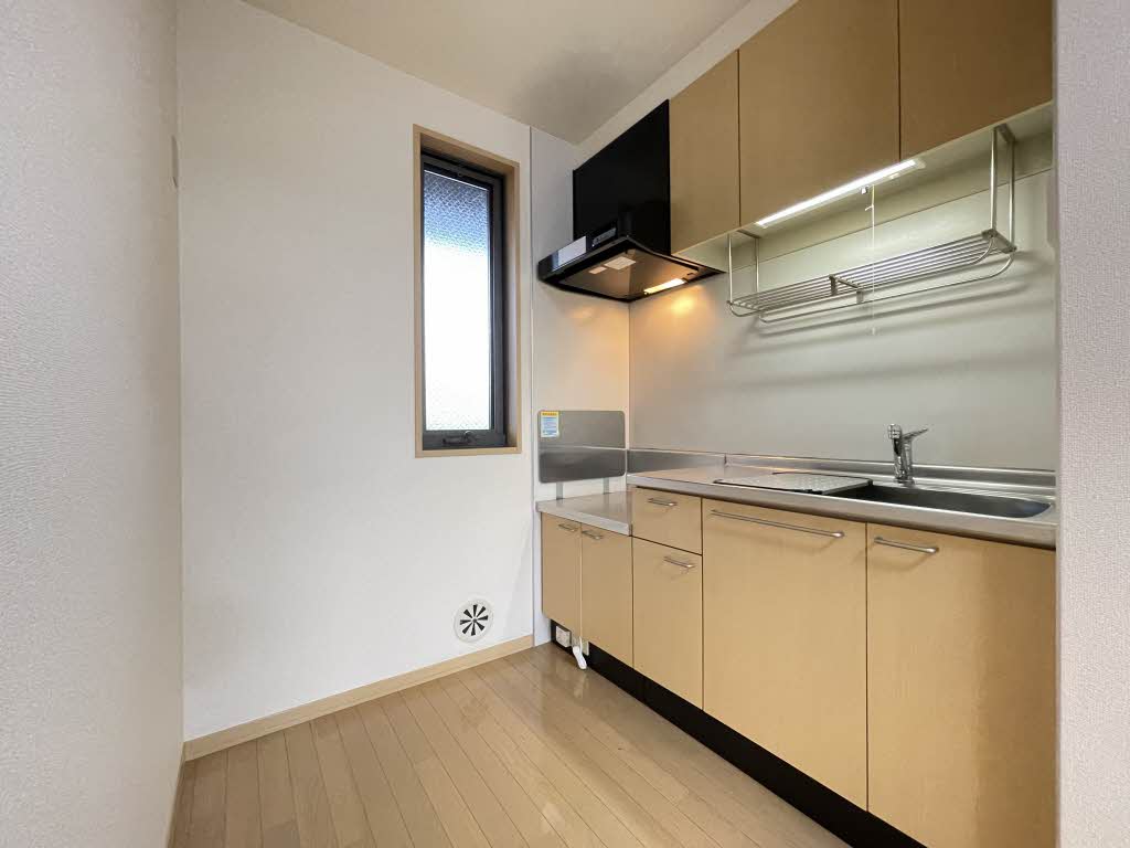 モントレー若宮　Ａ 202号-4