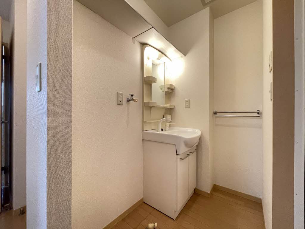 モントレー若宮　Ａ 202号-7