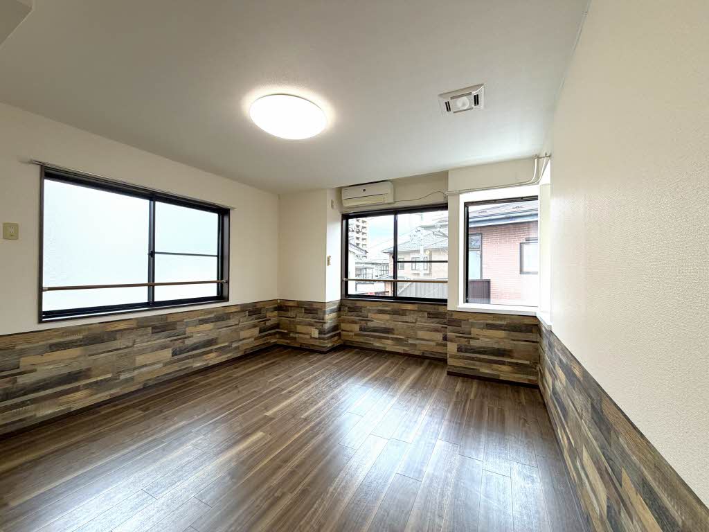 パレスエヴァ八乙女 201号-2