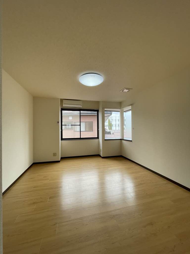 パレスエヴァ八乙女 202号-2