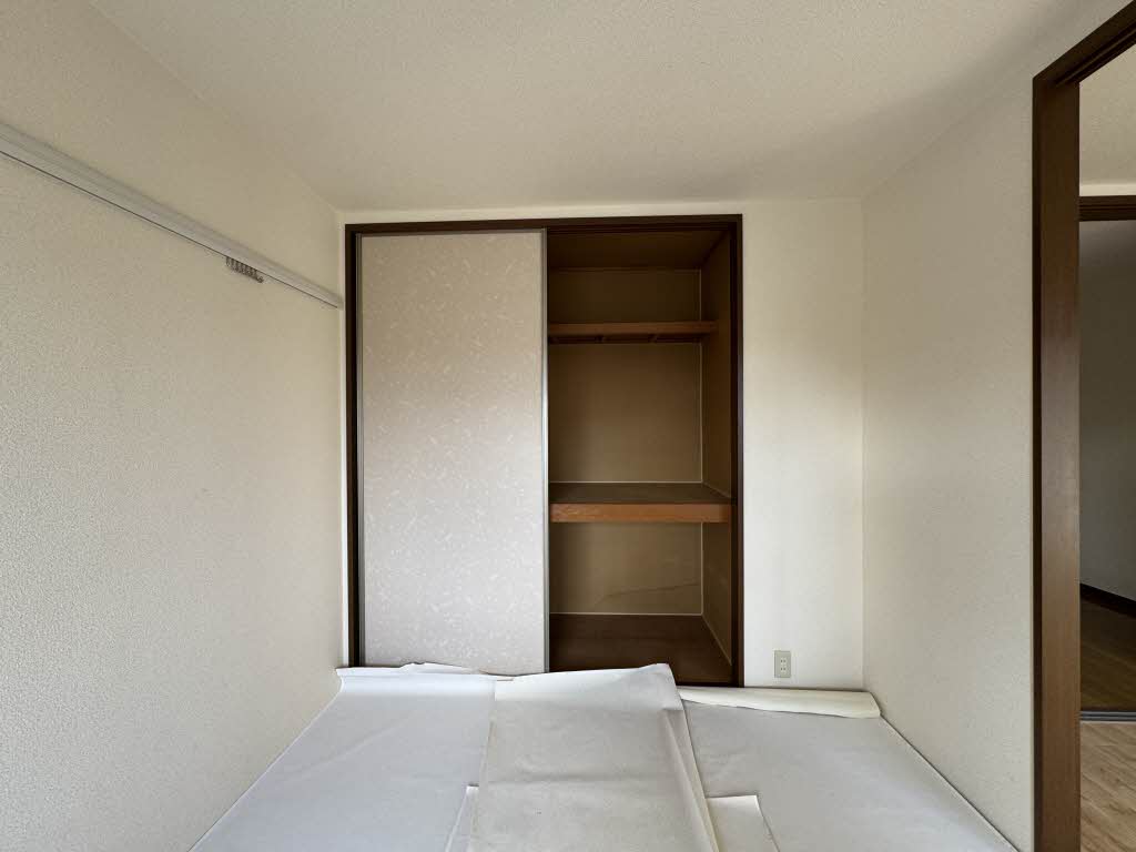 ハイツ・イ－スト 102号-10