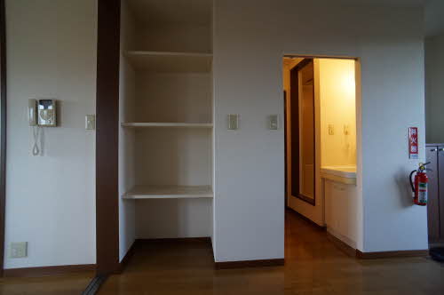 ハイツ・イ－スト 203号-4