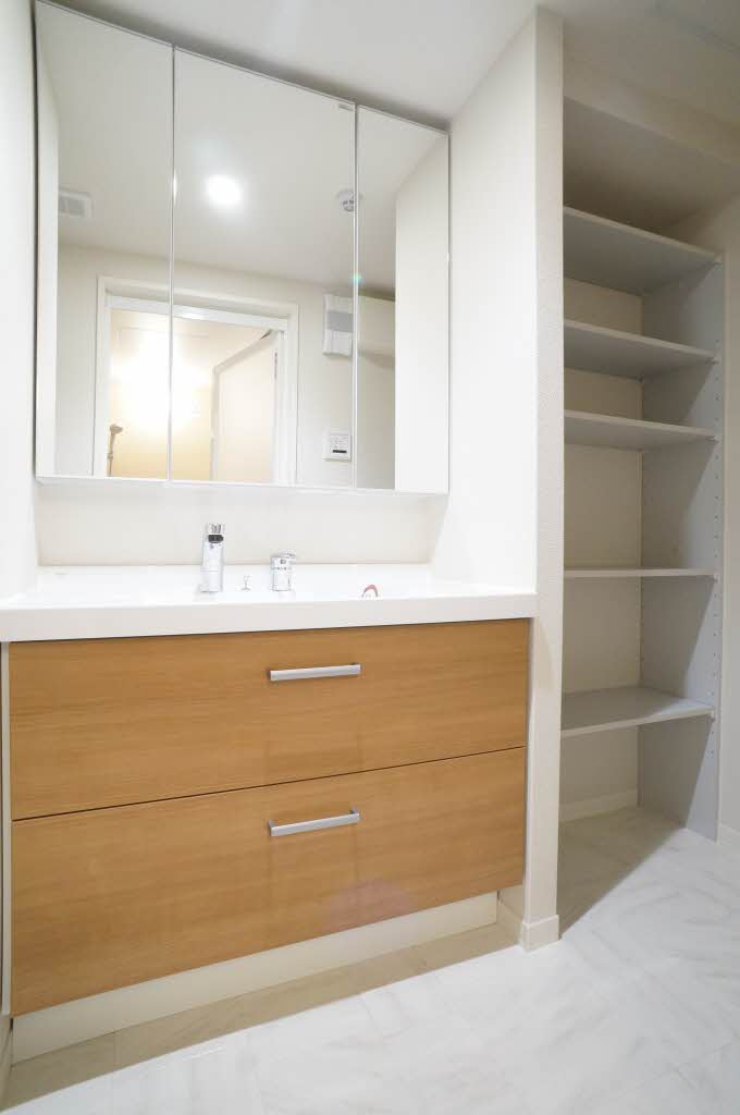 センターフィールド森合町 203号-8