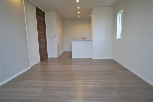 Ｉ．Ｚ．Ｍ 203号-2