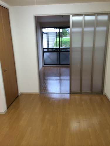 ラークヒルズ C 103号-3