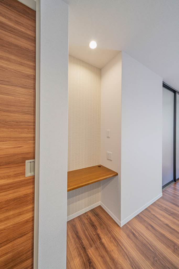 Ｐｒｏｍｅｎａｄｅ上杉 102号-5