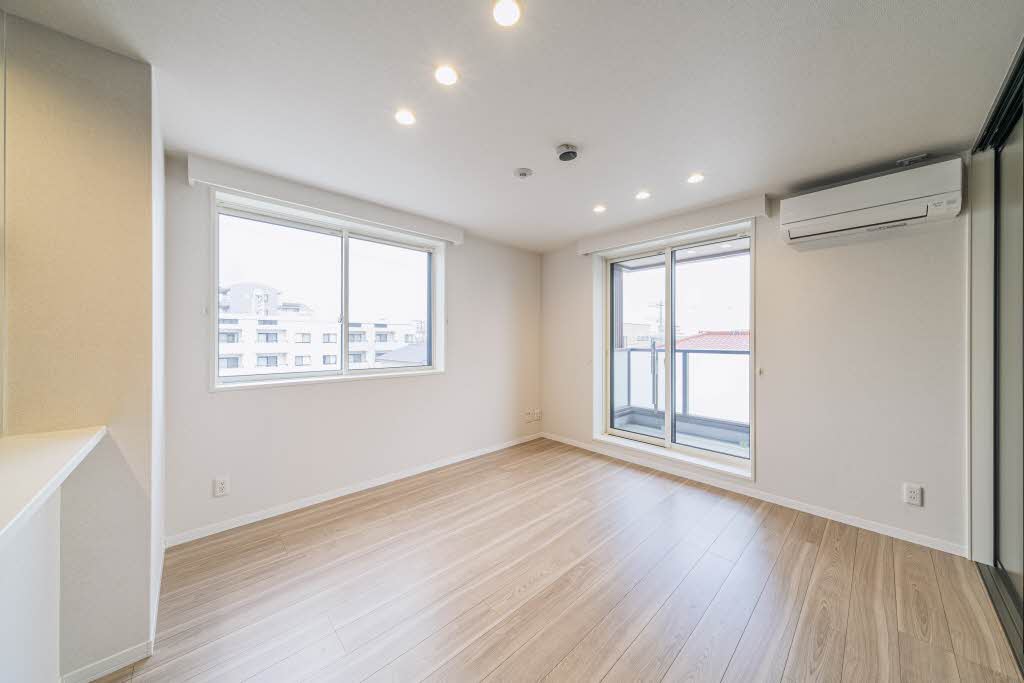 Ｐｒｏｍｅｎａｄｅ上杉 301号-2