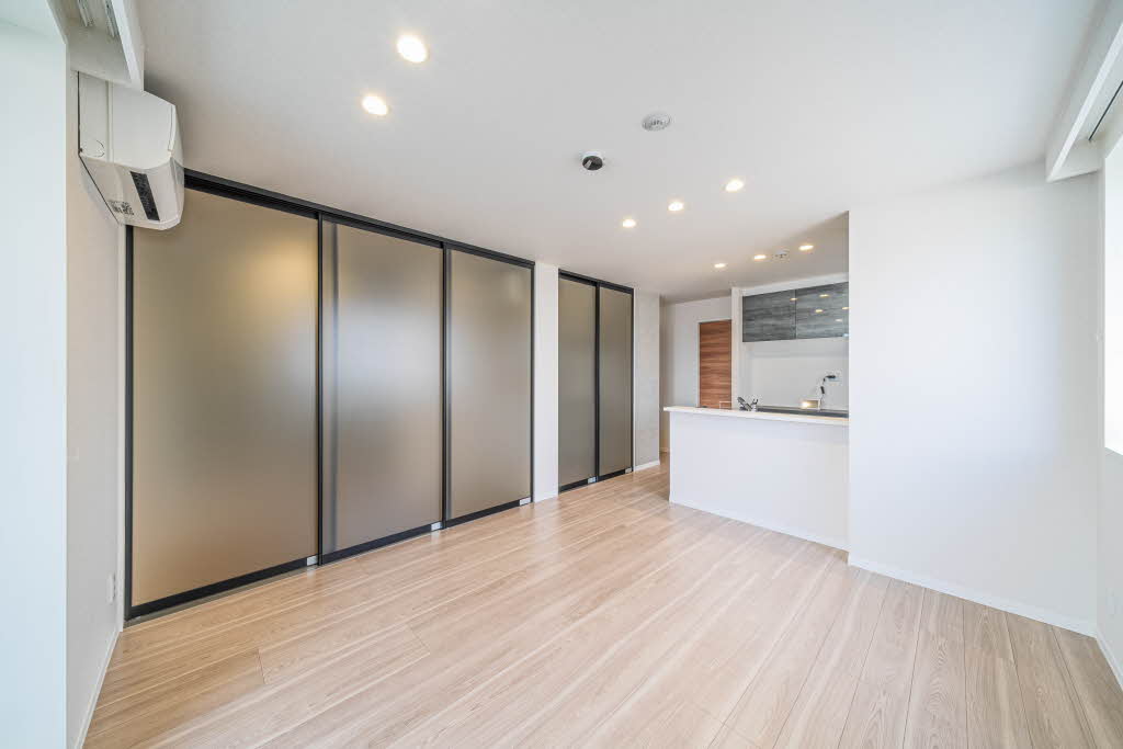 Ｐｒｏｍｅｎａｄｅ上杉 301号-3