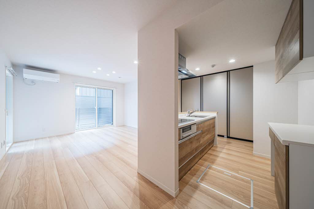 Ａｌｂｅｍａｒｌｅ上杉 101号-3