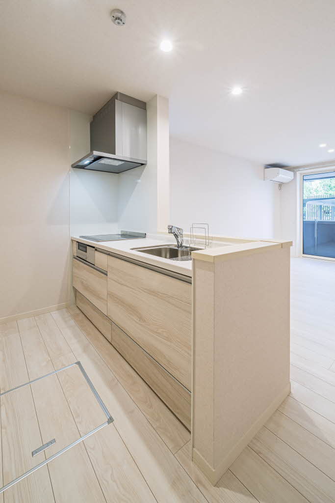 Ａｌｂｅｍａｒｌｅ上杉 102号-7