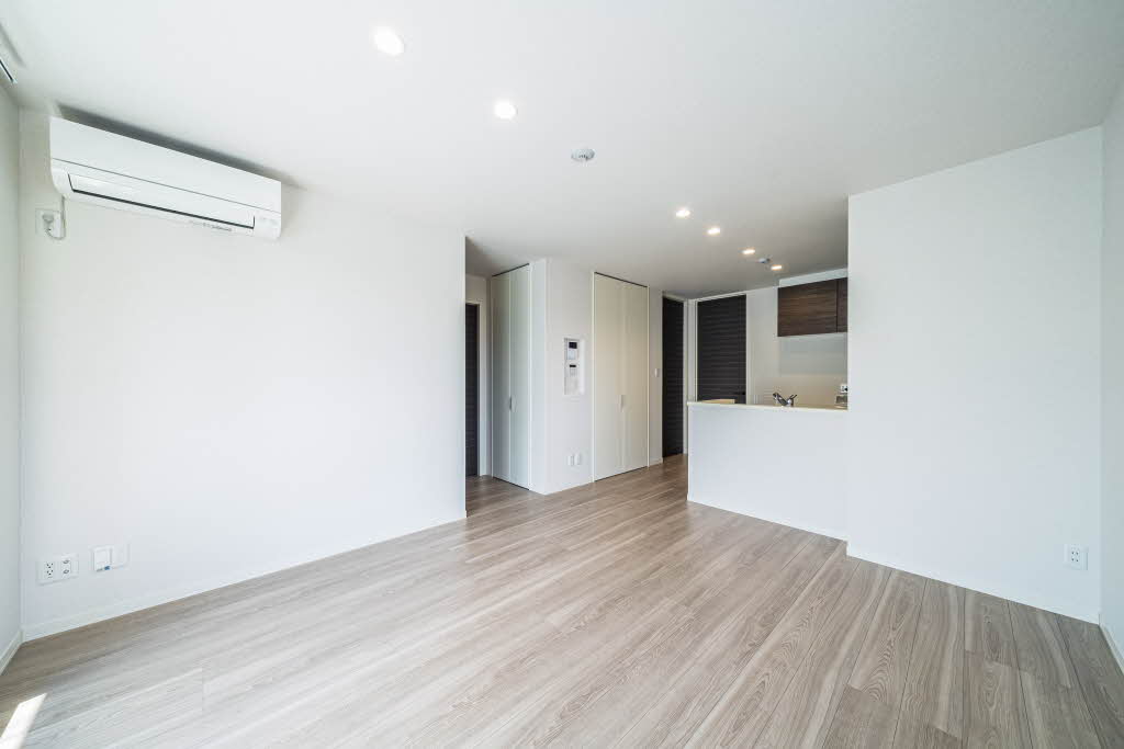 Ａｌｂｅｍａｒｌｅ上杉 201号-5