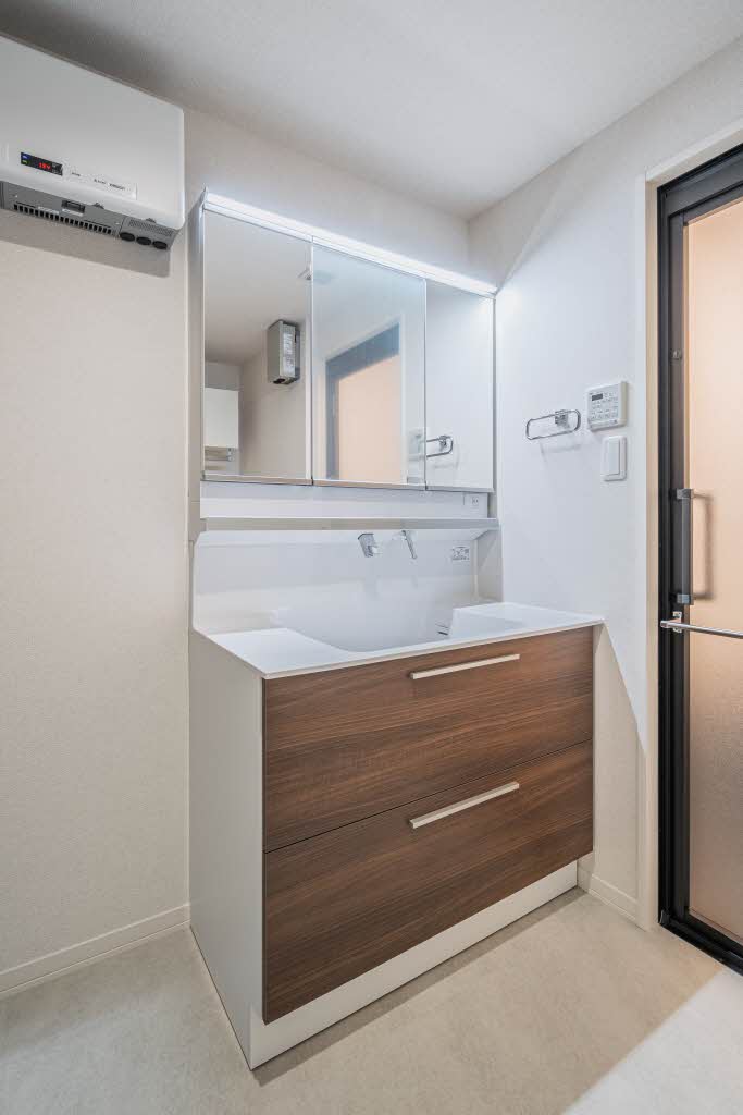 Ａｌｂｅｍａｒｌｅ上杉 201号-10