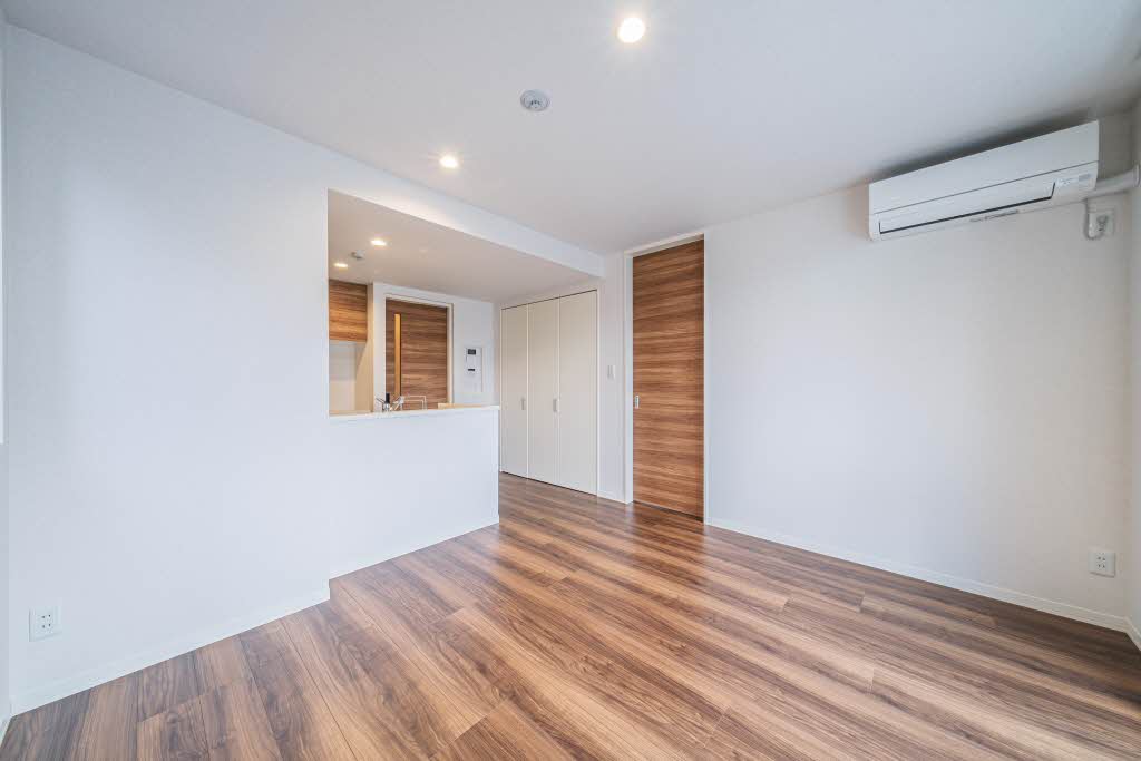 Ａｌｂｅｍａｒｌｅ上杉 202号-5