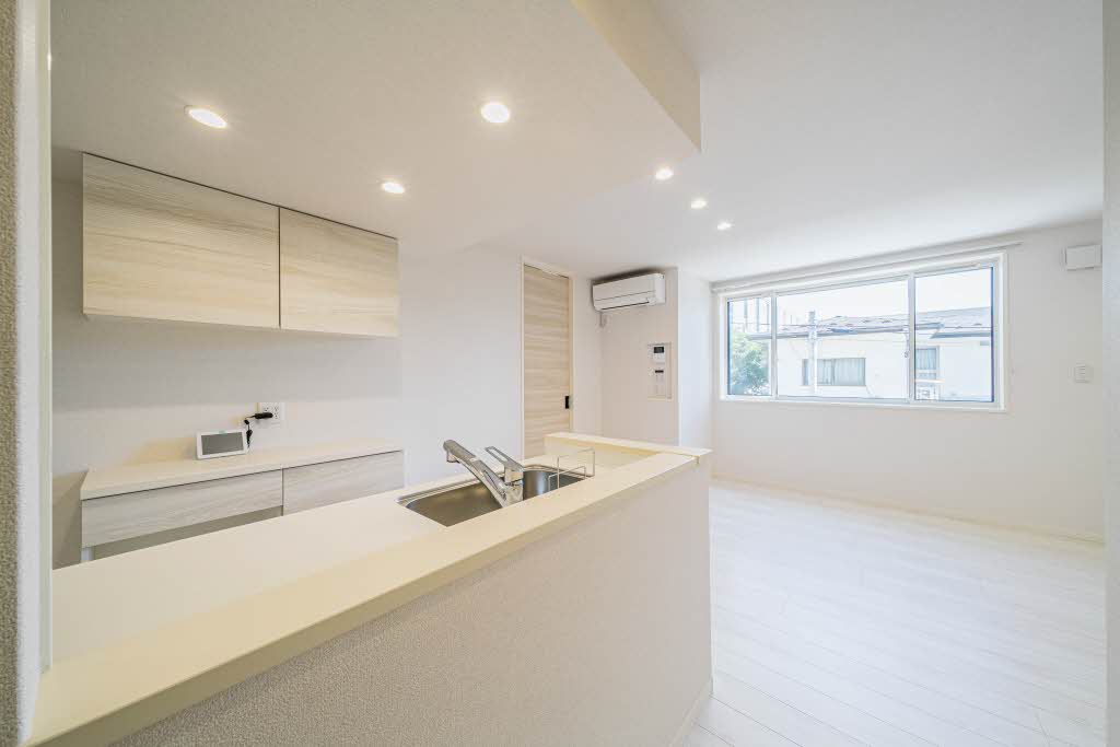 Ａｌｂｅｍａｒｌｅ上杉 203号-5