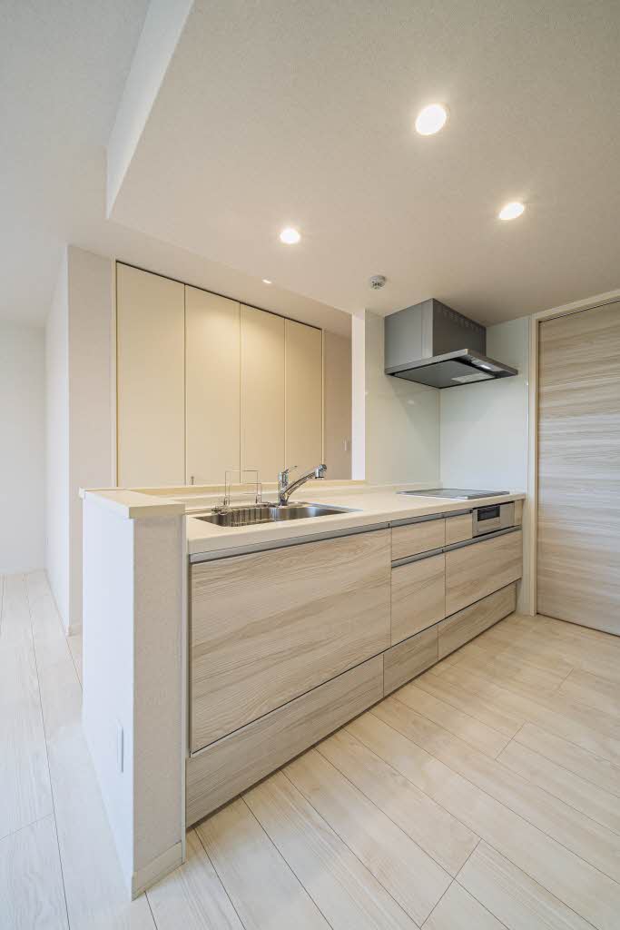 Ａｌｂｅｍａｒｌｅ上杉 203号-6