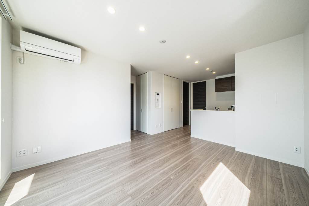 Ａｌｂｅｍａｒｌｅ上杉 301号-5