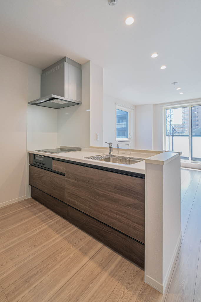 Ａｌｂｅｍａｒｌｅ上杉 301号-6