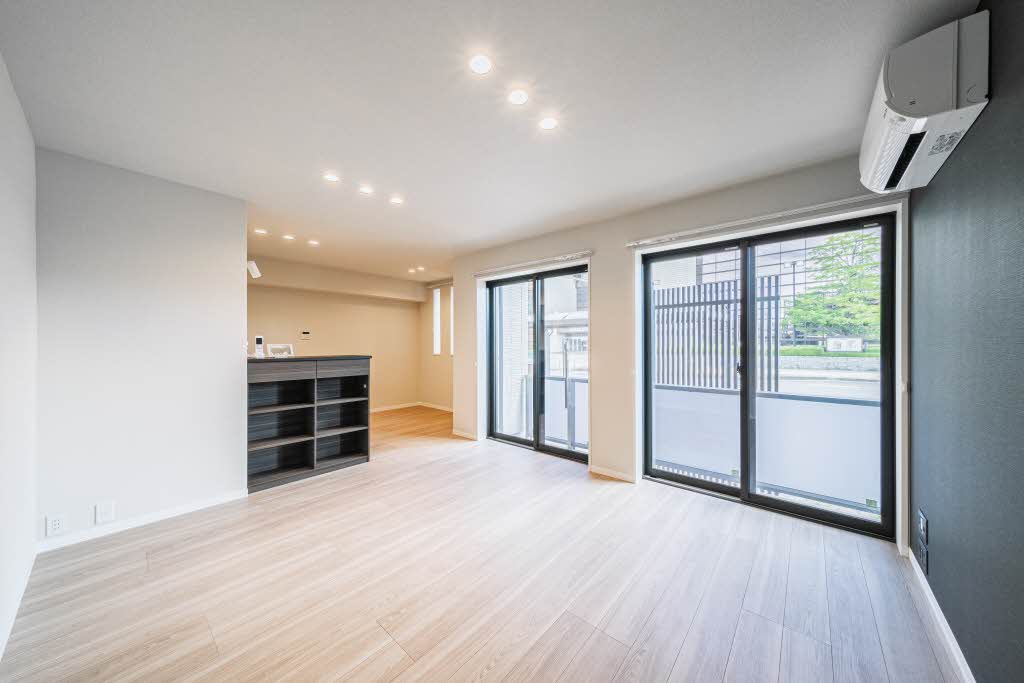 Ａｍｂｅｒ　Ｃｏｕｒｔ 102号-3