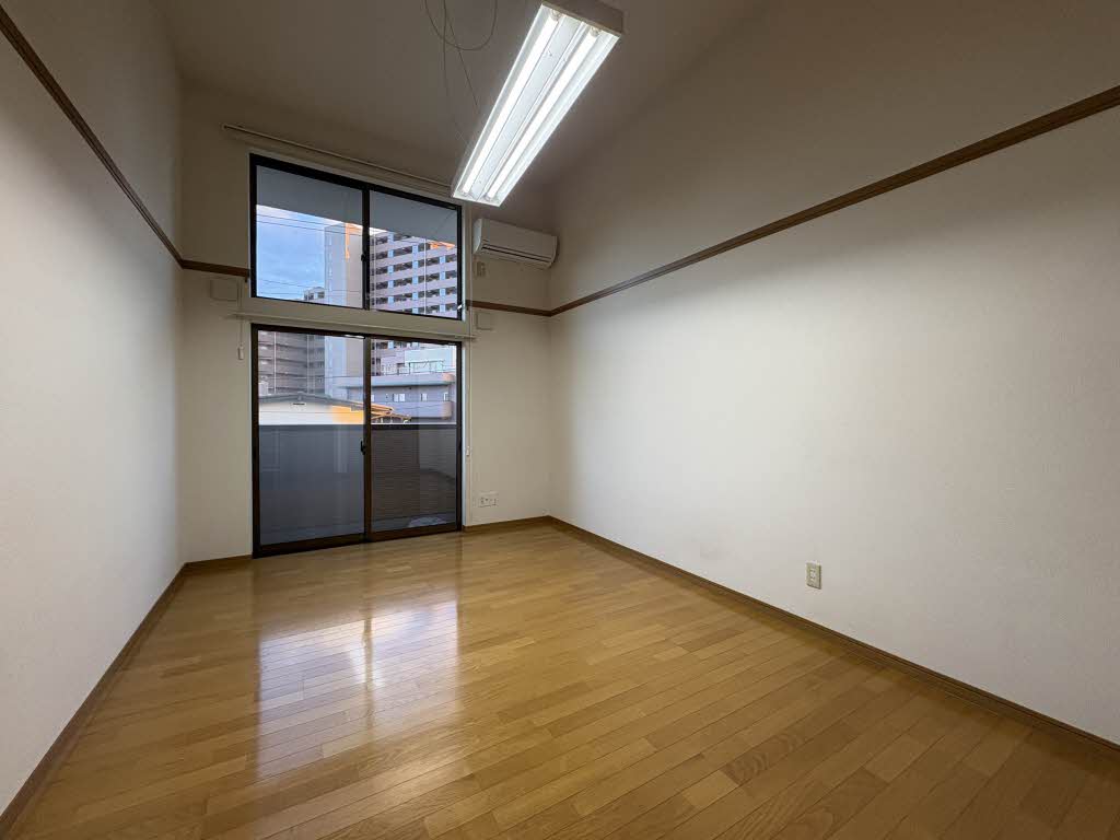 タウンコートエイト 203号-1