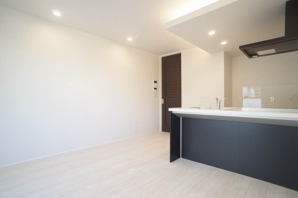 シャーメゾン　コア八日町 201号-4