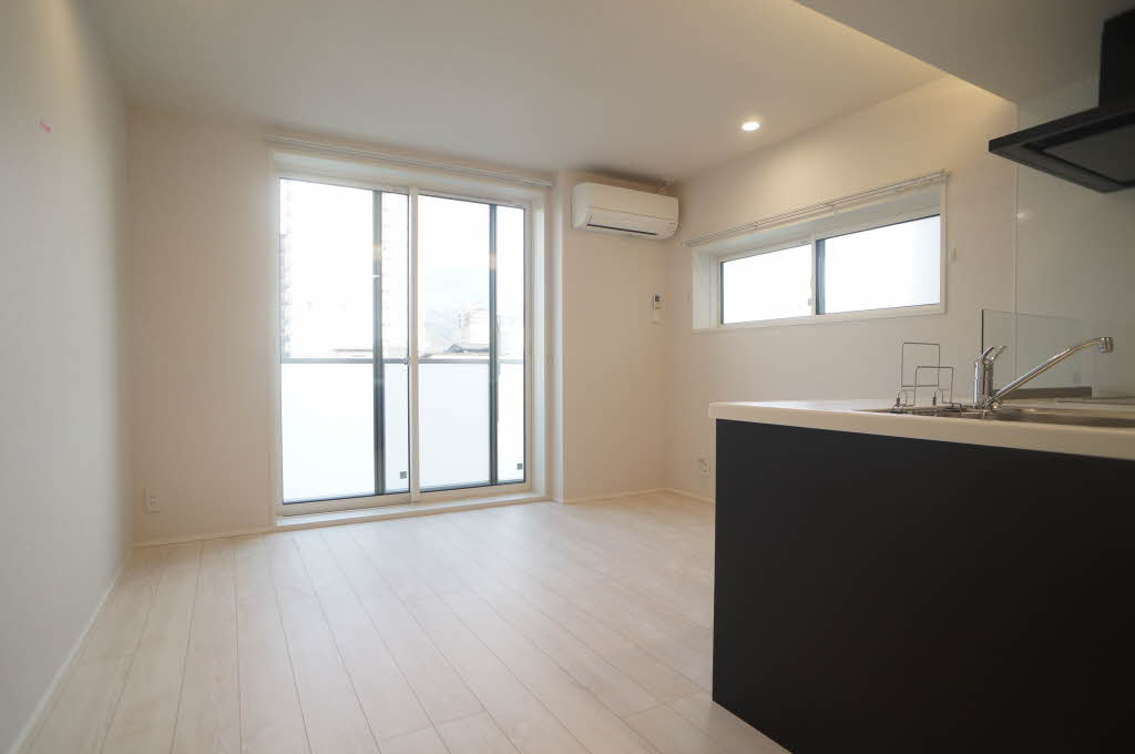 シャーメゾン　コア八日町 206号-4