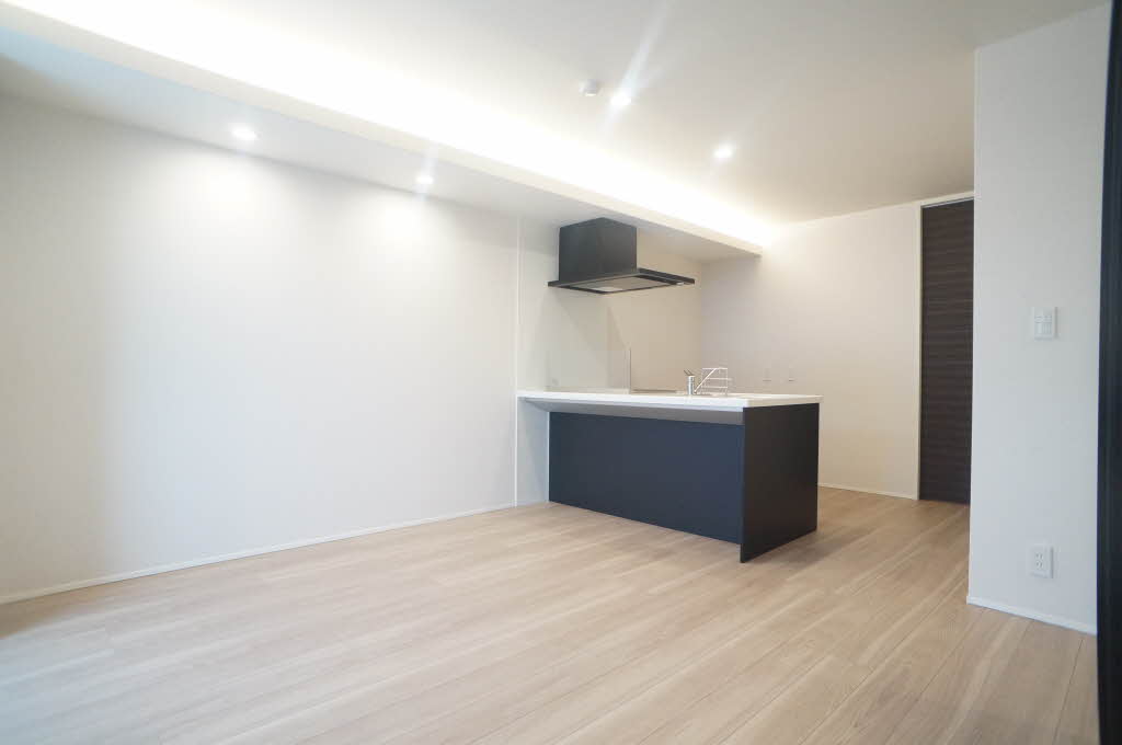 シャーメゾン　コア八日町 304号-2