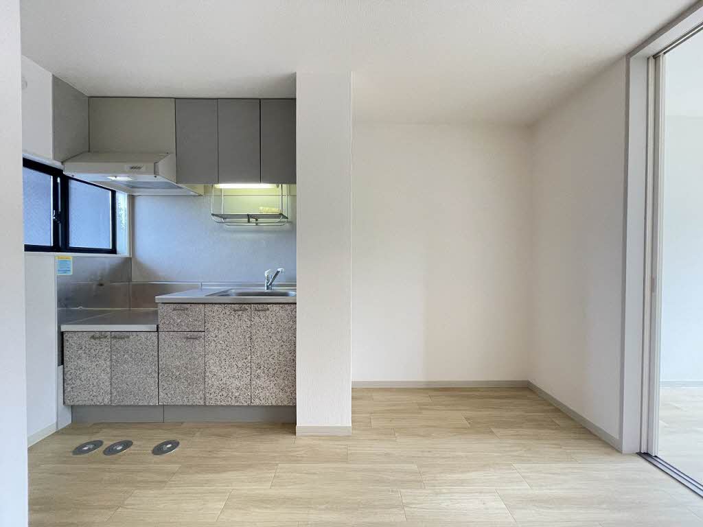 プレステージ川岸 E 101号-4