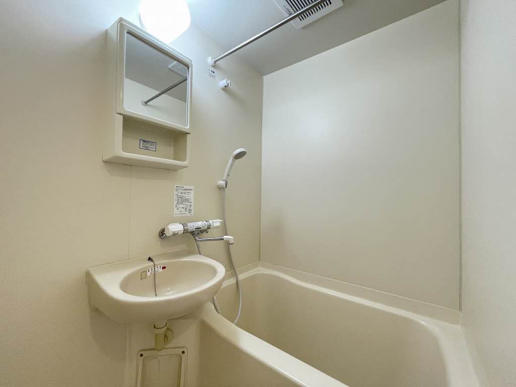 クリスタル・パ-ク B 101号-6