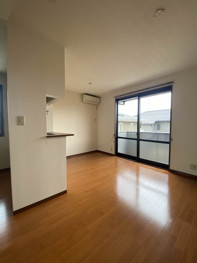 シャトル・トシ 203号-2