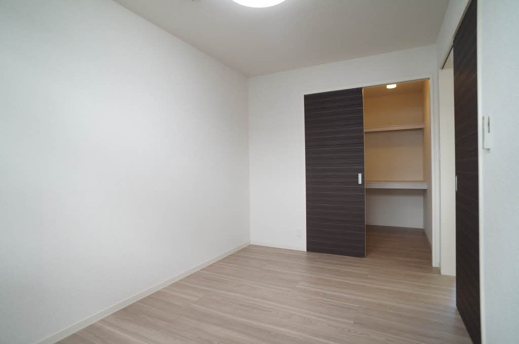 シャーメゾン南中町 102号-5